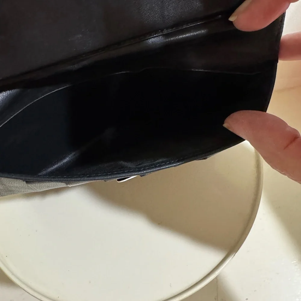 CHANEL Black Caviar Leather Wallet - Picture 3 of 16